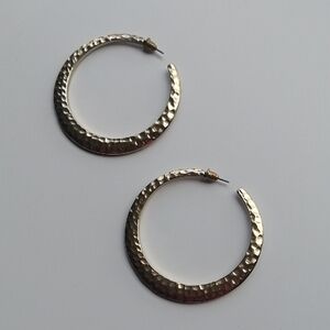 💥2/$25💥Vintage Hammered Design Textured Goldtone Hoop Earrings